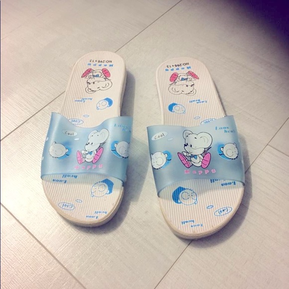 Vintage Elegant Kids Slippers NWT - Picture 1 of 3